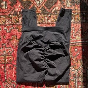 Gymshark Black Scrunch-Back Leggings